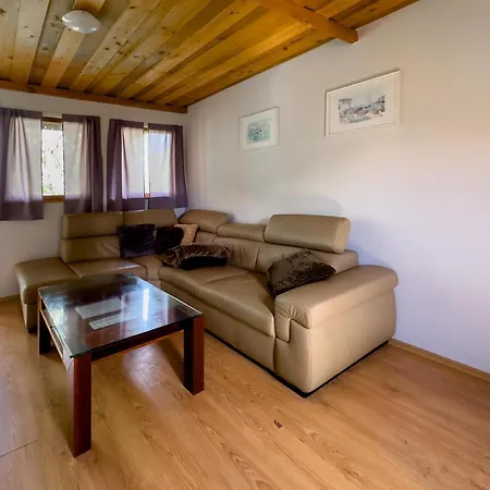 Nad Jeziorem Lodge