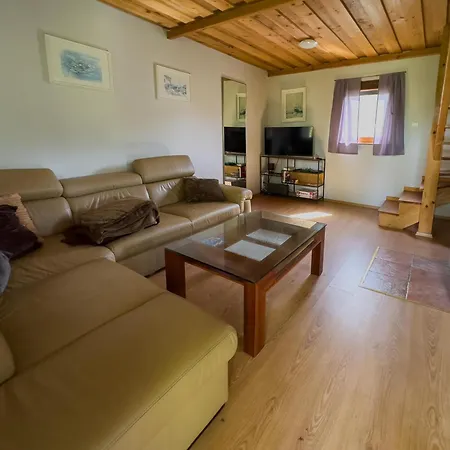 Nad Jeziorem Lodge Ryn (Warmian-Masurian)